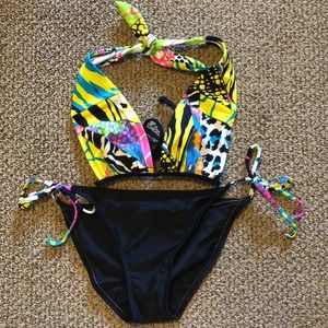 target brand xhilaration women’s bathing suit med